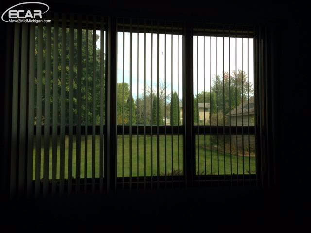 1156 Heatherwoode Road Flint, MI 48532 - Photo 11 of 28 21304475-10.JPG