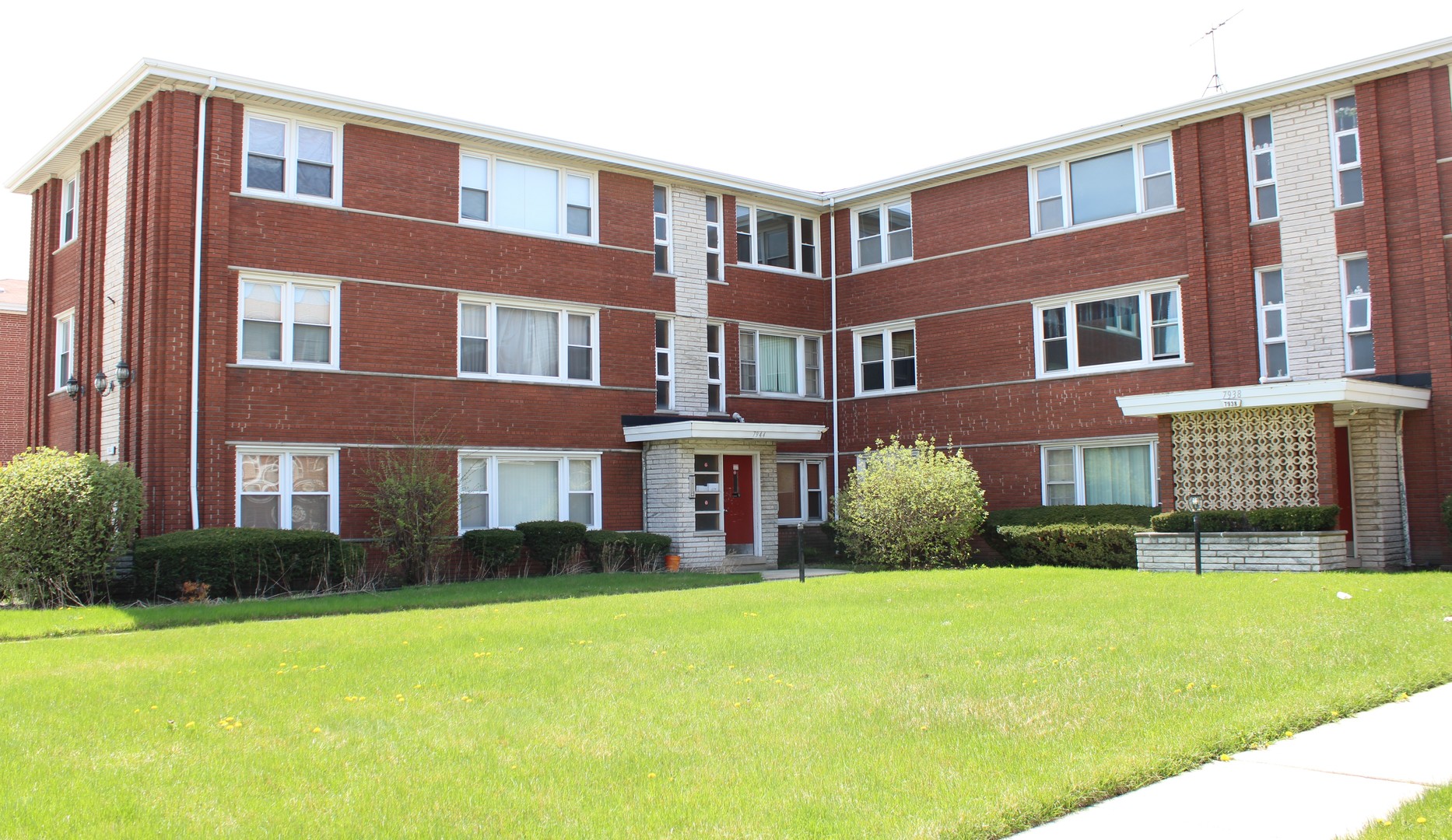 7944 South Pulaski Road, Unit 305 Chicago, IL 60652 - Photo 1 of 11