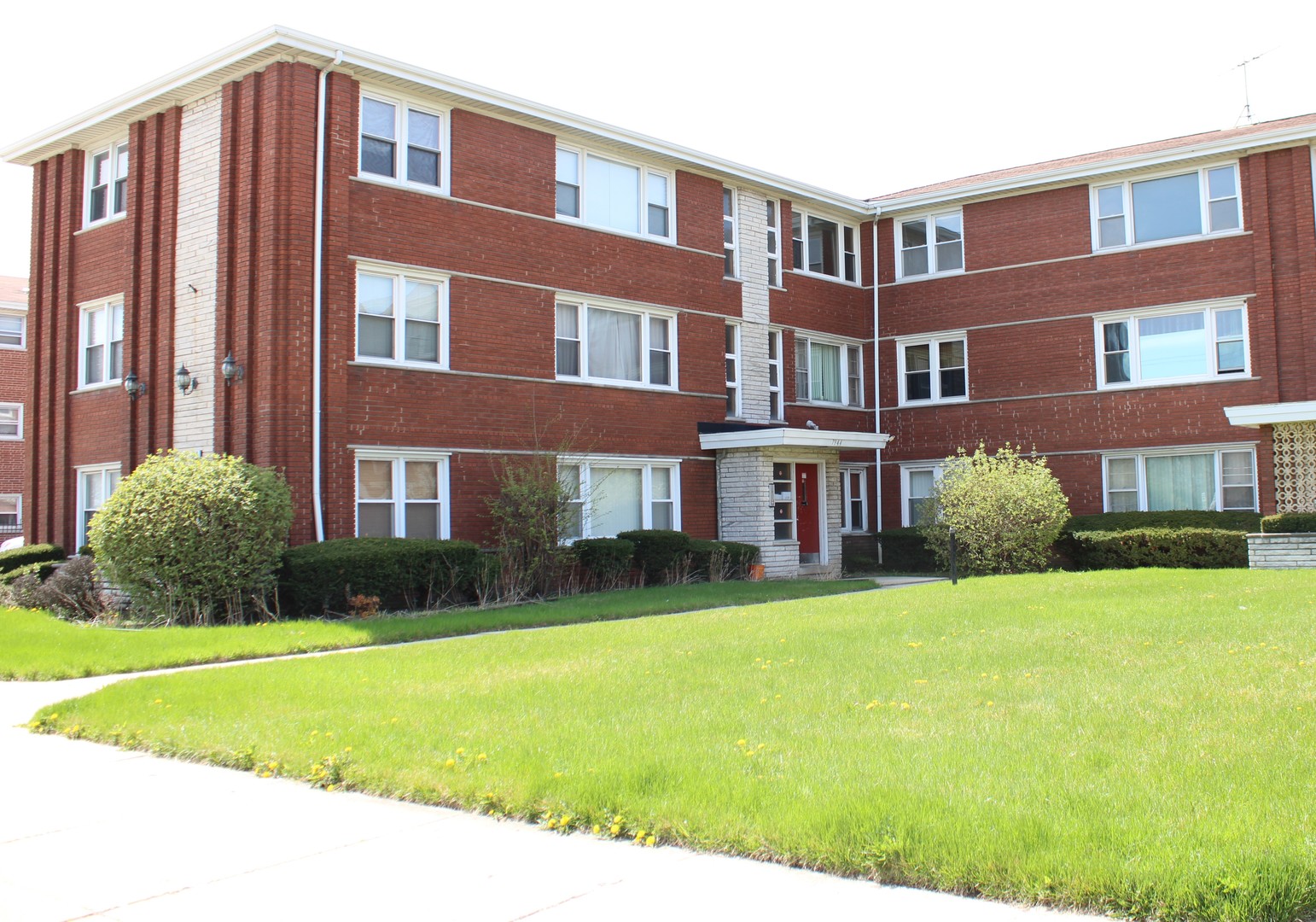 7944 South Pulaski Road, Unit 305 Chicago, IL 60652 - Photo 2 of 11