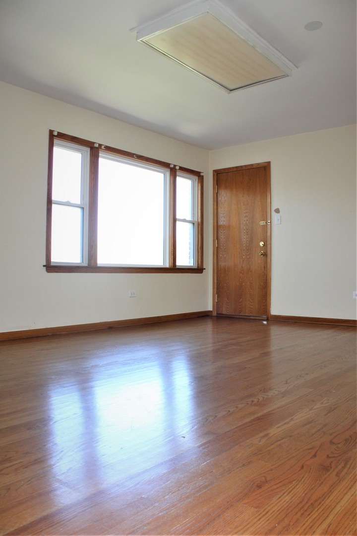 7944 South Pulaski Road, Unit 305 Chicago, IL 60652 - Photo 4 of 11