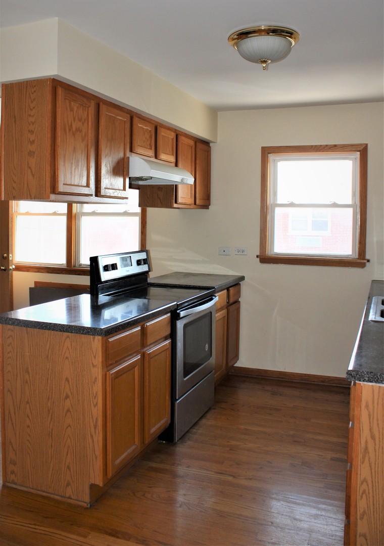 7944 South Pulaski Road, Unit 305 Chicago, IL 60652 - Photo 5 of 11