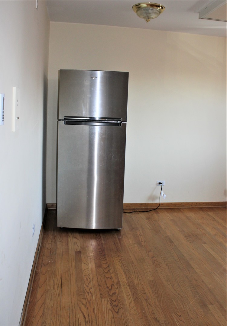 7944 South Pulaski Road, Unit 305 Chicago, IL 60652 - Photo 9 of 11