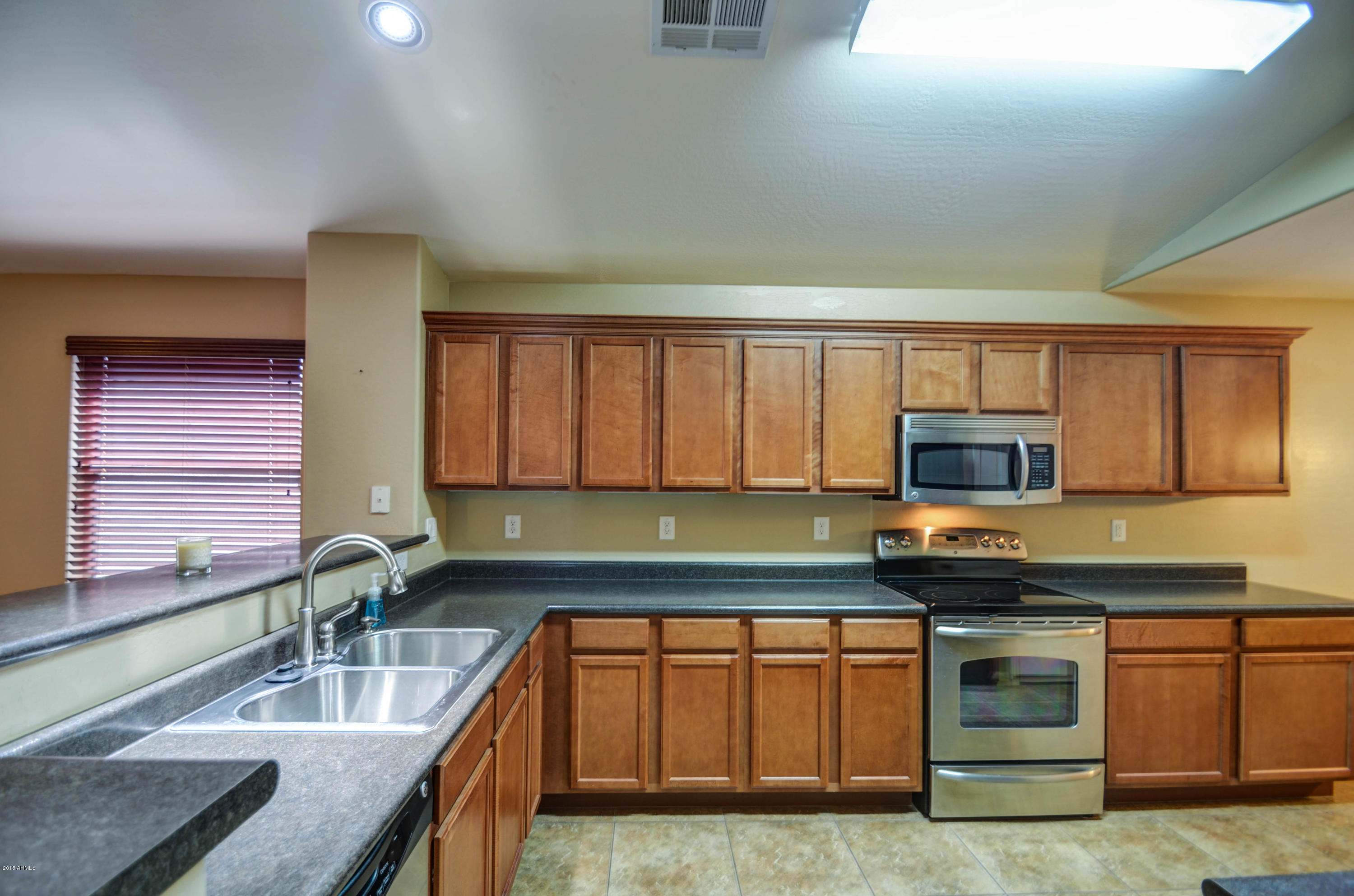4613 West Carson Road Laveen, AZ 85339 - Photo 6 of 37 kitchen-2