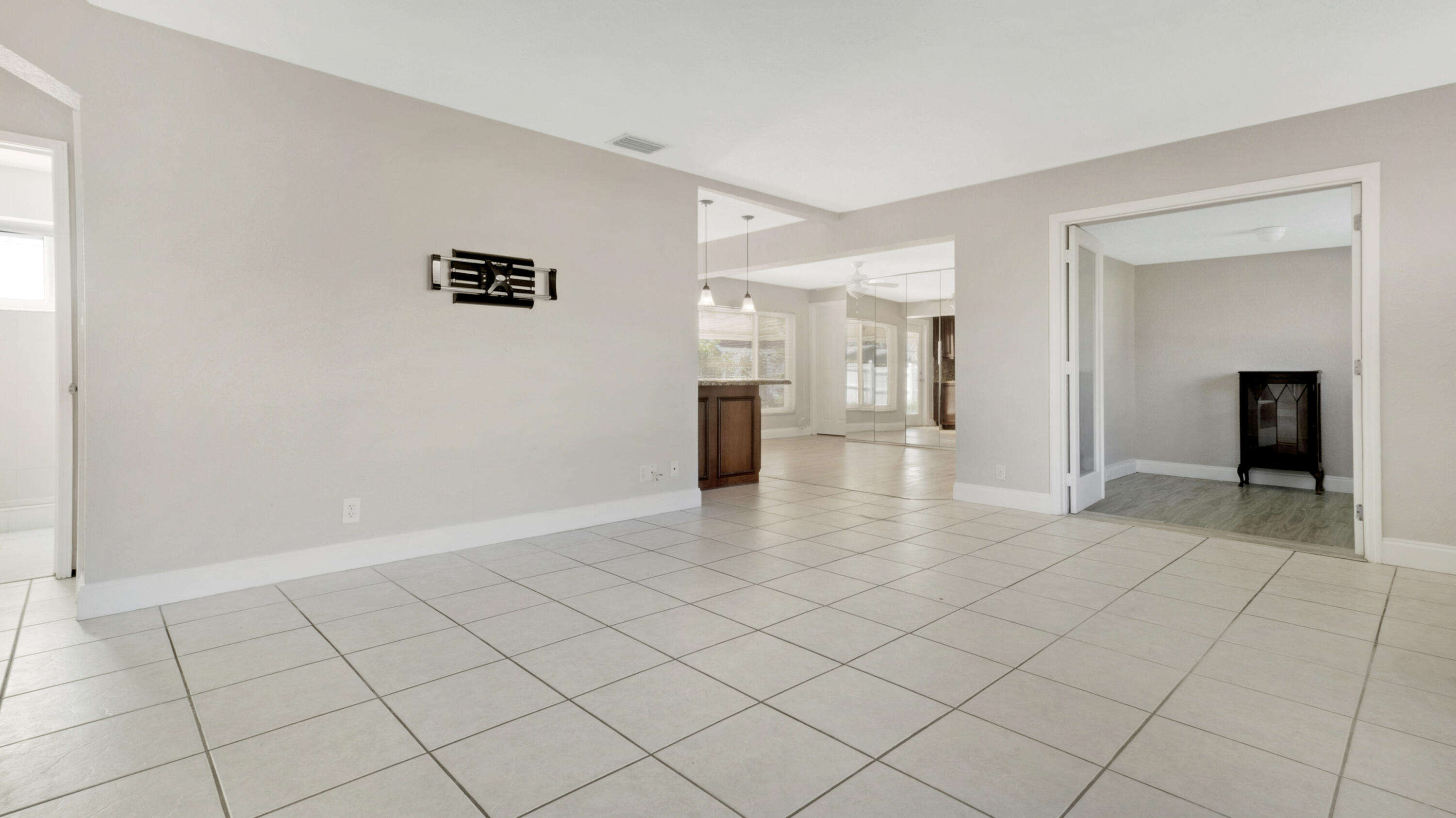366 Northeast 29th Street Boca Raton, FL 33431 - Photo 5 of 29 04_HD366_NE_29th_Street4