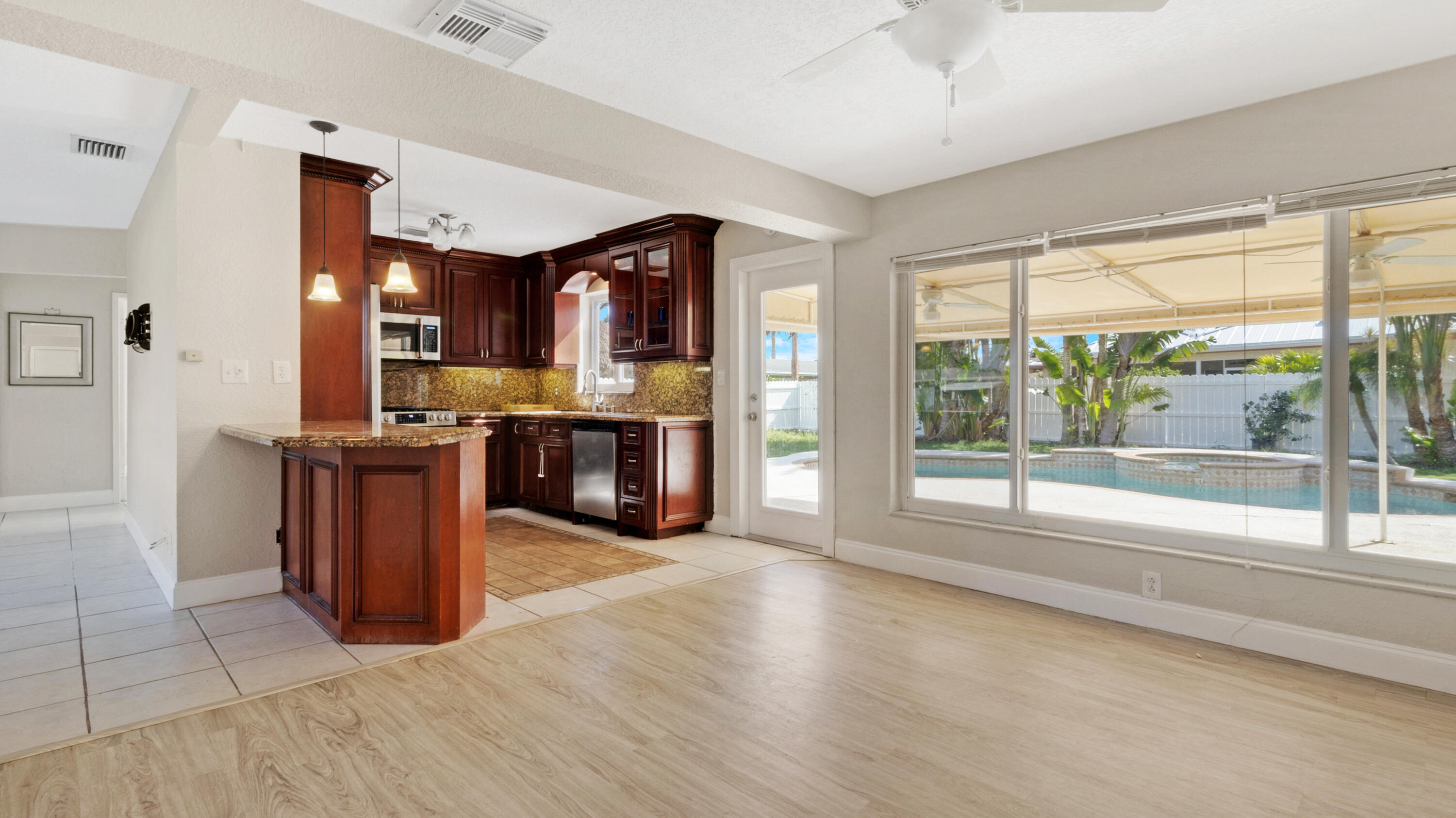 366 Northeast 29th Street Boca Raton, FL 33431 - Photo 7 of 29 06_HD366_NE_29th_Street6