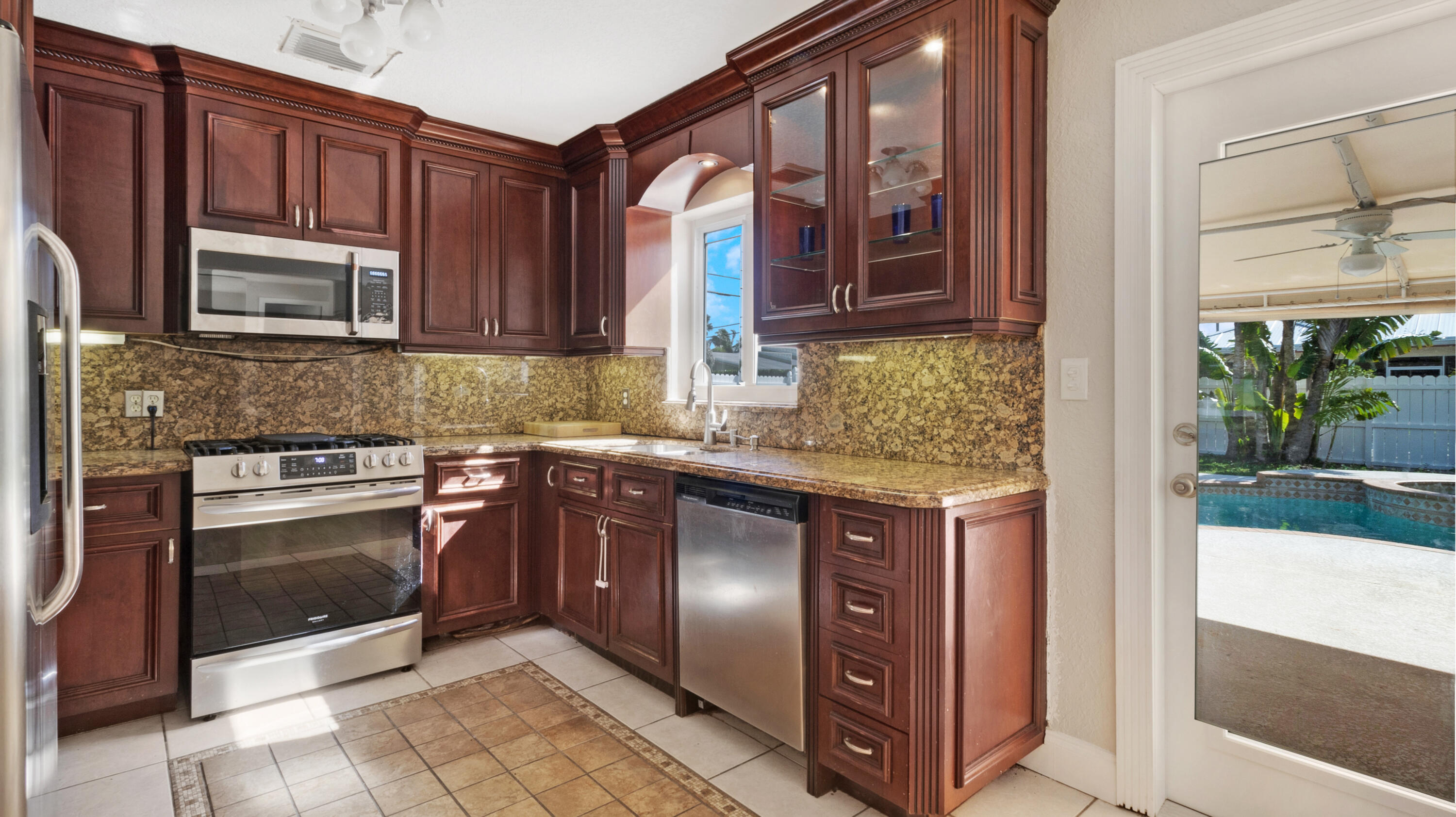 366 Northeast 29th Street Boca Raton, FL 33431 - Photo 9 of 29 08_HD366_NE_29th_Street8
