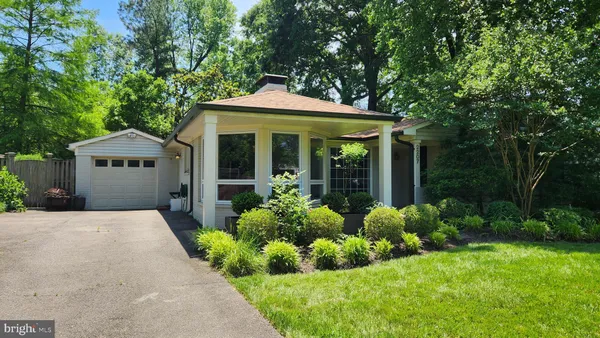 $4,800 | 2207 Fordham Drive, Alexandria, VA 22307