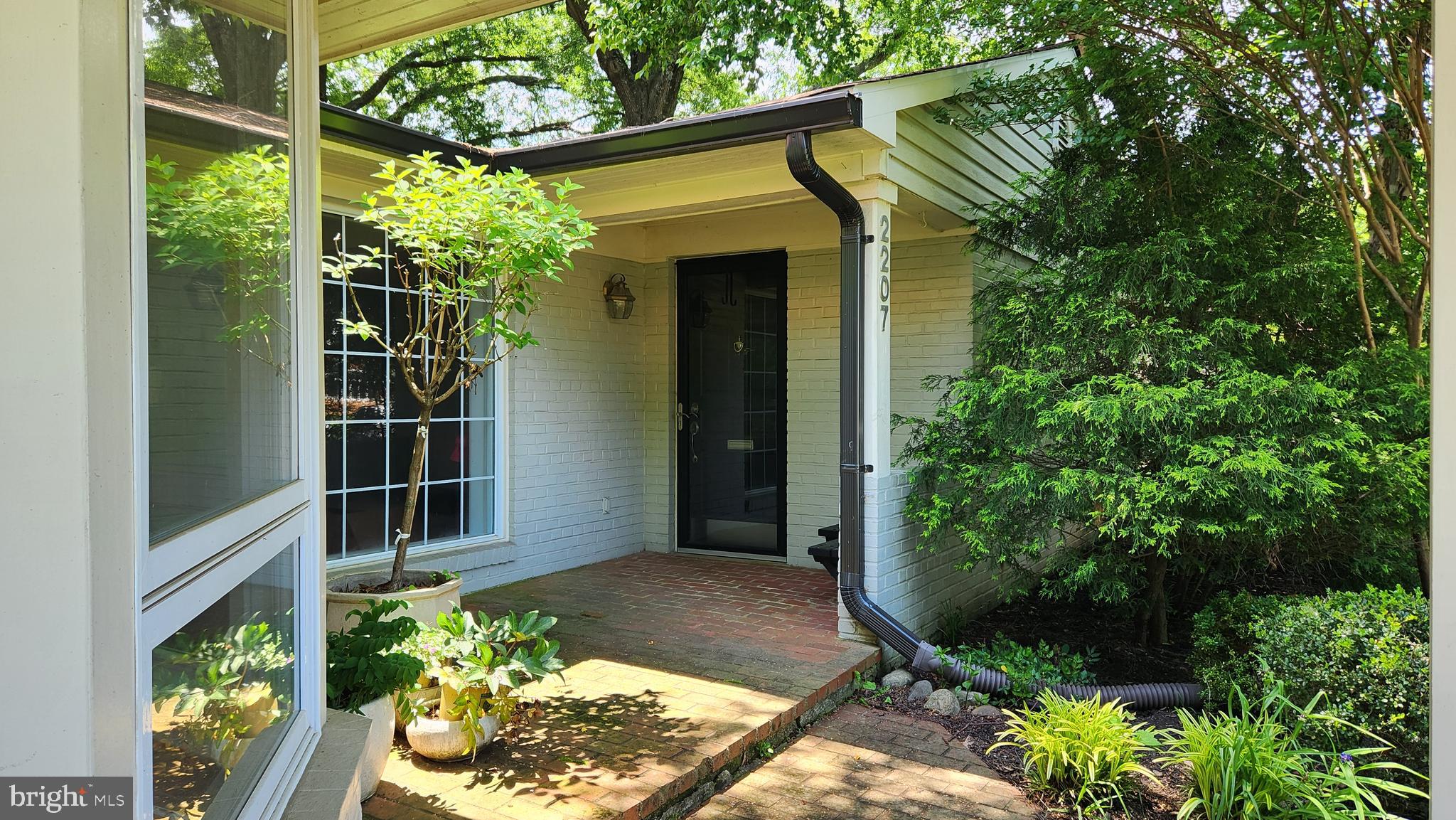 2207 Fordham Drive Alexandria, VA 22307 - Photo 3 of 45