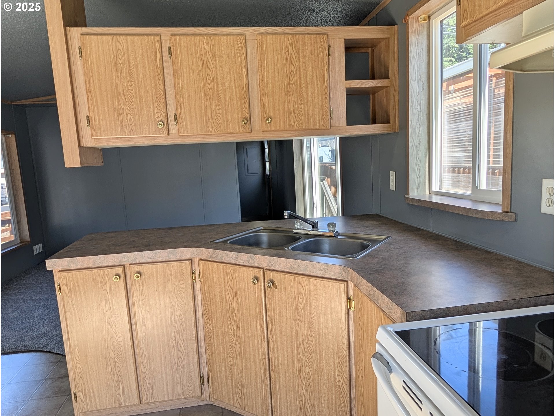 3300 Pacific Loop Coos Bay, OR 97420 - Photo 10 of 24 Kitchen