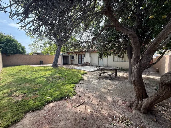 $1,199,000 | 9921 Garrett Circle, Huntington Beach, CA 92646