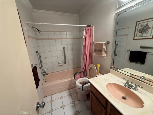 $1,199,000 | 9921 Garrett Circle, Huntington Beach, CA 92646