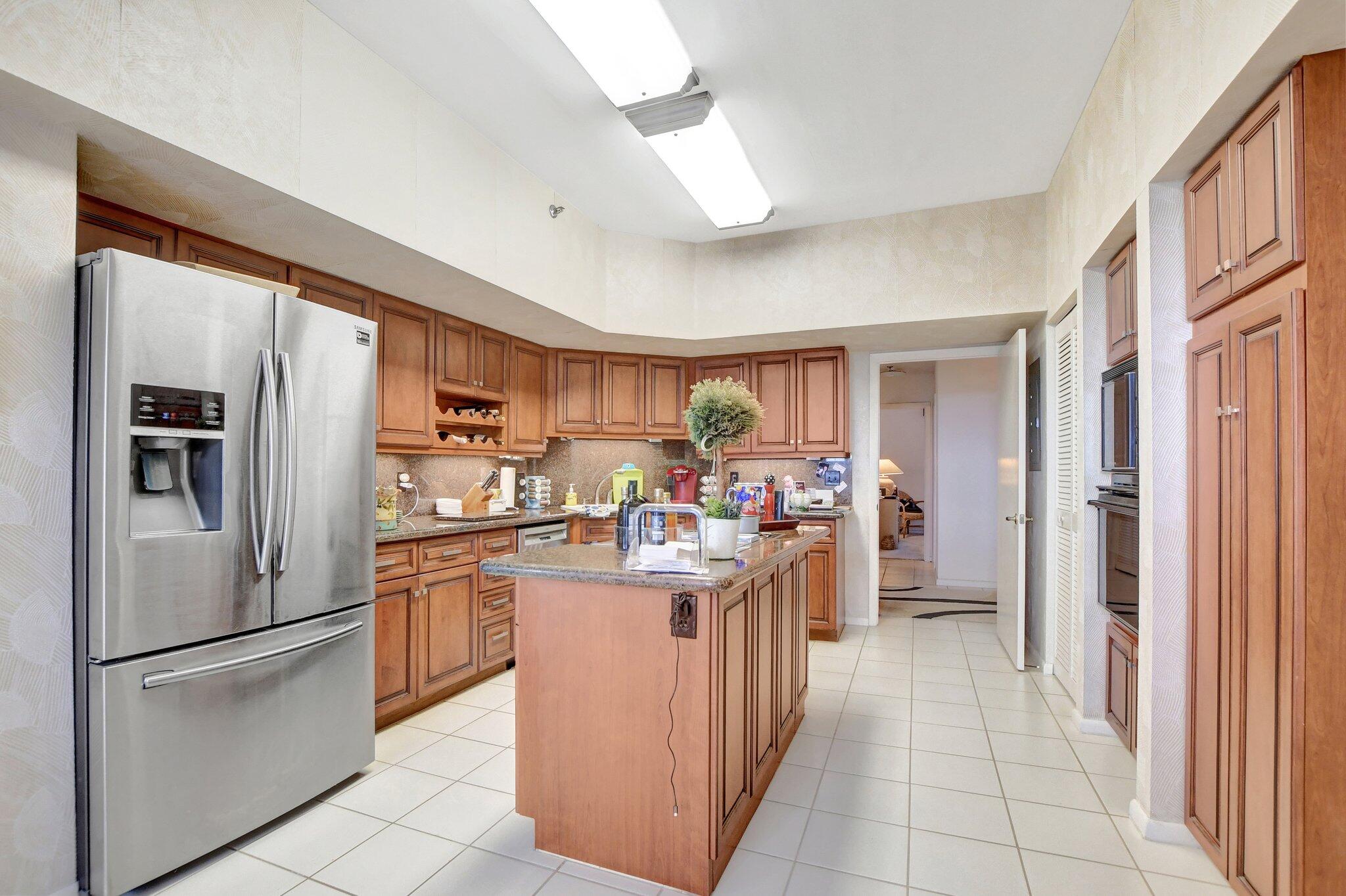 7563 Imperial Drive, Unit 802 Boca Raton, FL 33433 - Photo 13 of 43 kitchen