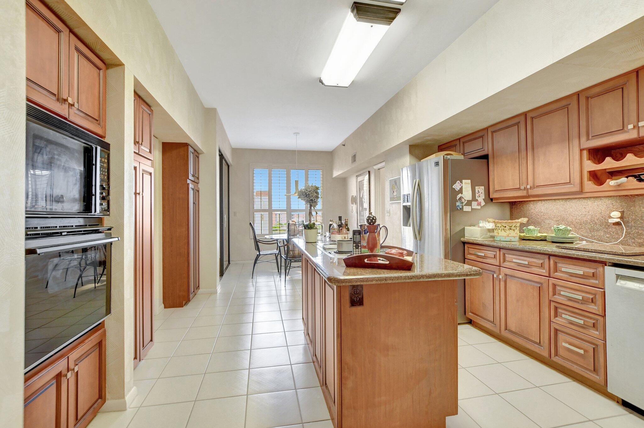 7563 Imperial Drive, Unit 802 Boca Raton, FL 33433 - Photo 14 of 43 kitchen