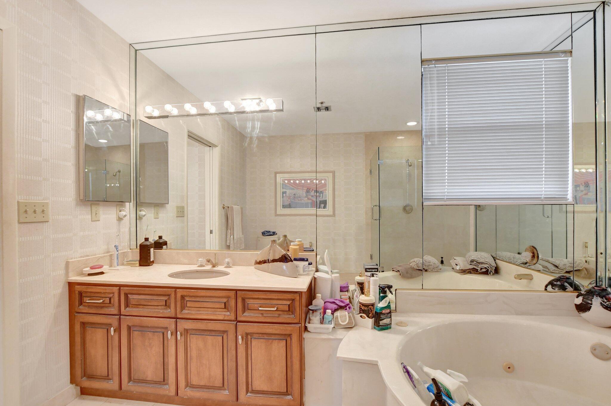 7563 Imperial Drive, Unit 802 Boca Raton, FL 33433 - Photo 27 of 43 master bathroom