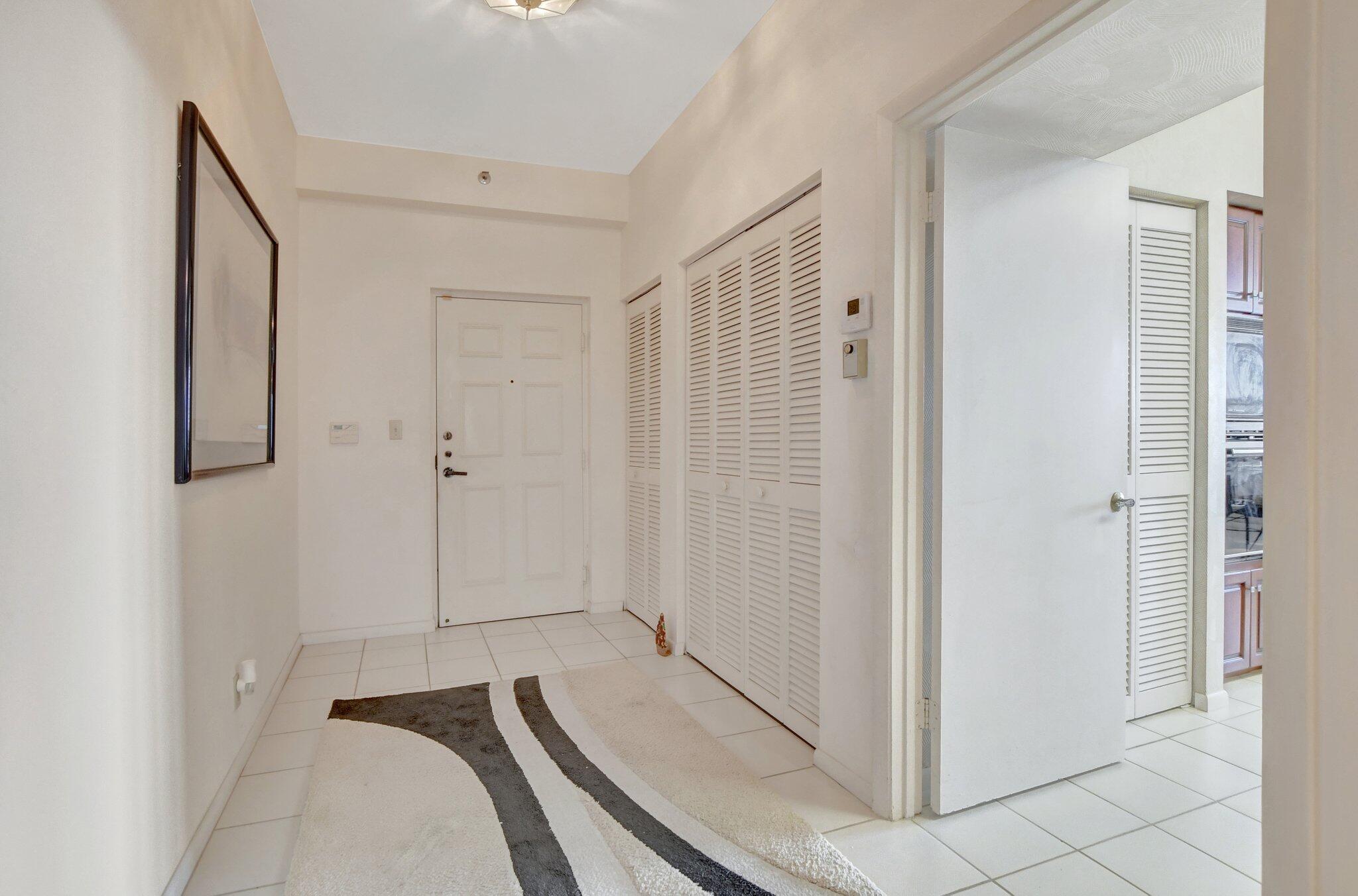 7563 Imperial Drive, Unit 802 Boca Raton, FL 33433 - Photo 3 of 43 foyer