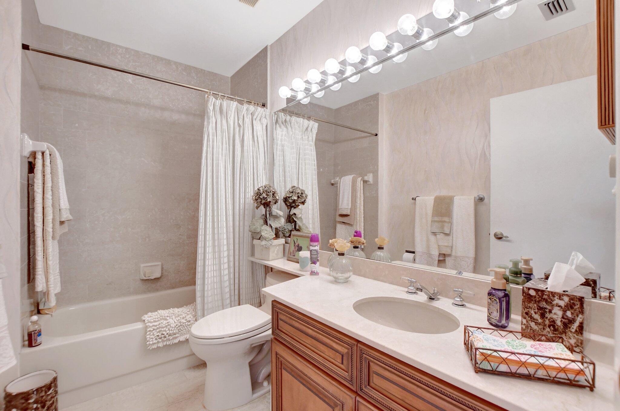 7563 Imperial Drive, Unit 802 Boca Raton, FL 33433 - Photo 32 of 43 2nd bath
