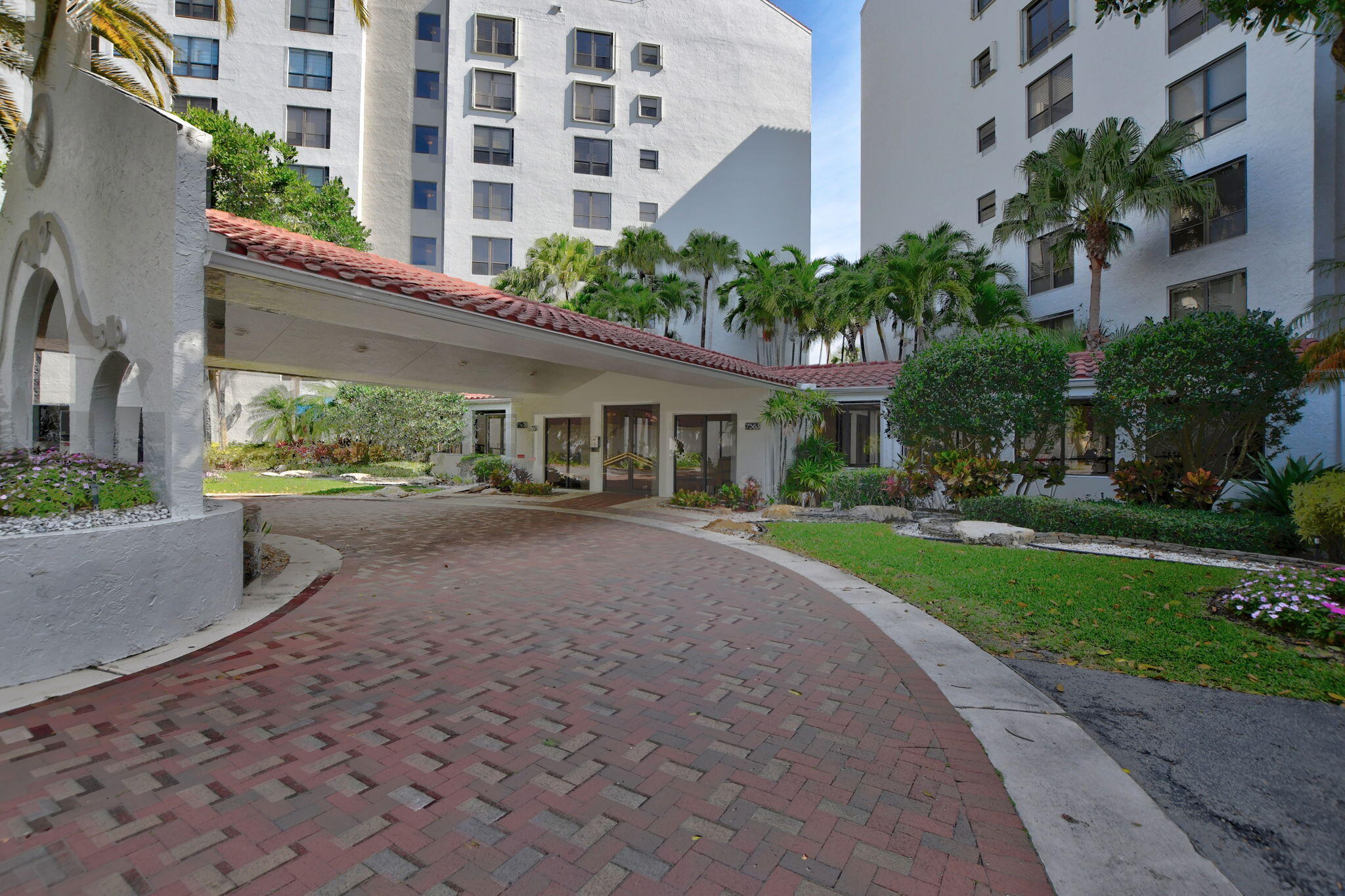 7563 Imperial Drive, Unit 802 Boca Raton, FL 33433 - Photo 38 of 43 Entrance to buikding