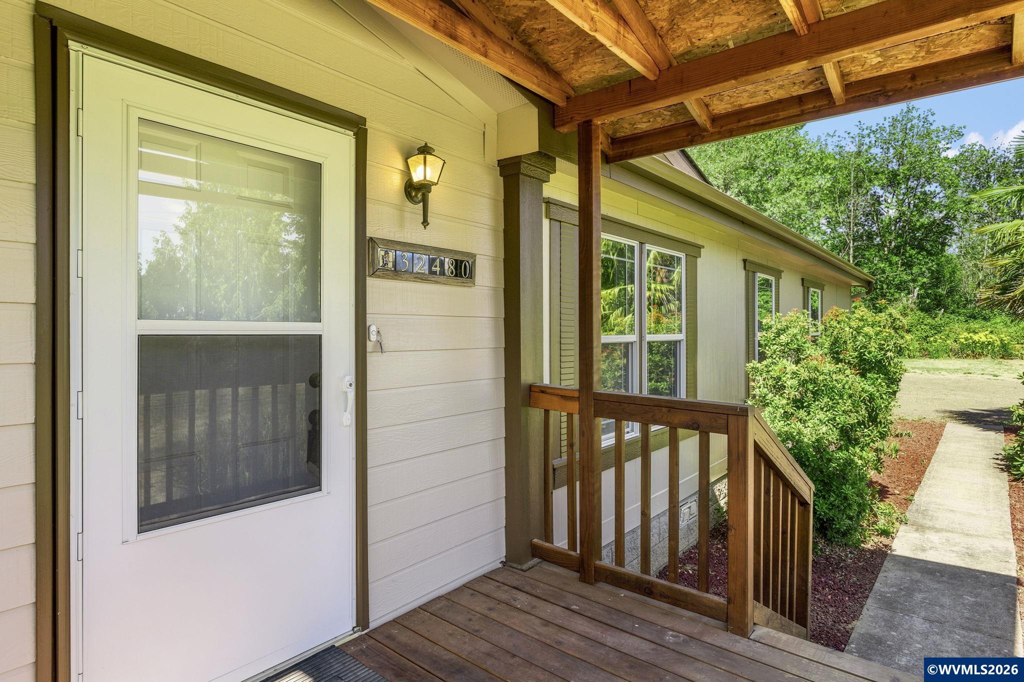 34280 East Lacomb Road Lebanon, OR 97355 - Photo 4 of 33