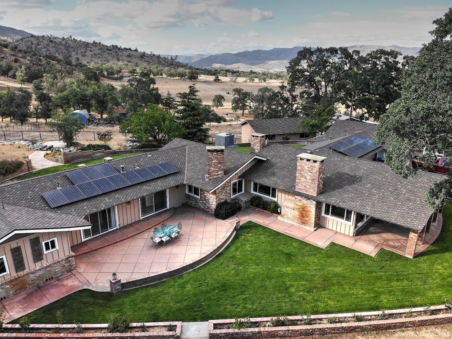 20901 Old Town Road Tehachapi, CA 93561 - Photo 2 of 58 Gallery Image 2