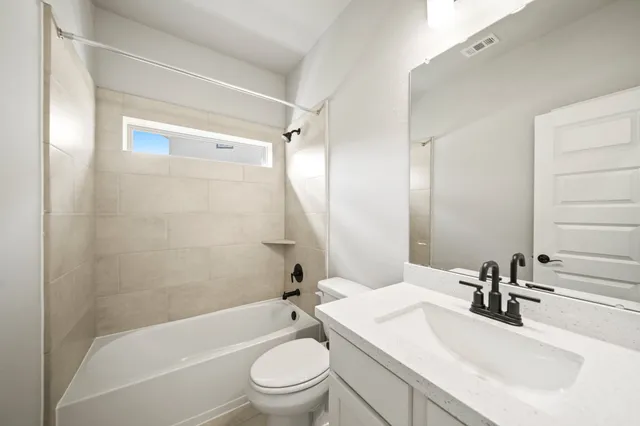 $399,958 | 298 Peninsula Point Drive, Montgomery, TX 77356