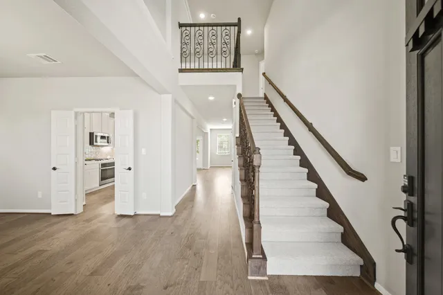 $399,958 | 298 Peninsula Point Drive, Montgomery, TX 77356