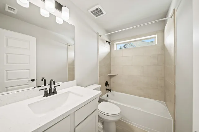 $399,958 | 298 Peninsula Point Drive, Montgomery, TX 77356