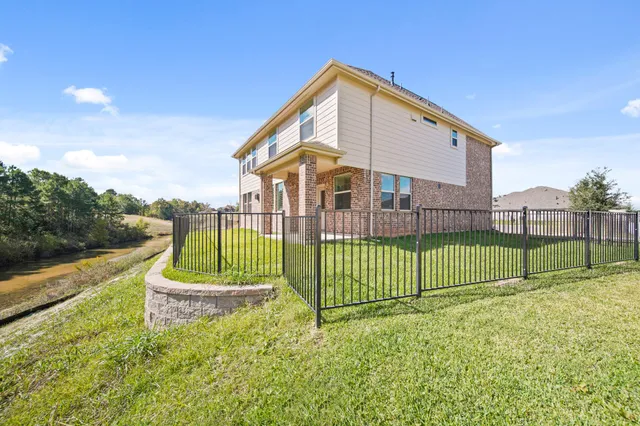 $399,958 | 298 Peninsula Point Drive, Montgomery, TX 77356