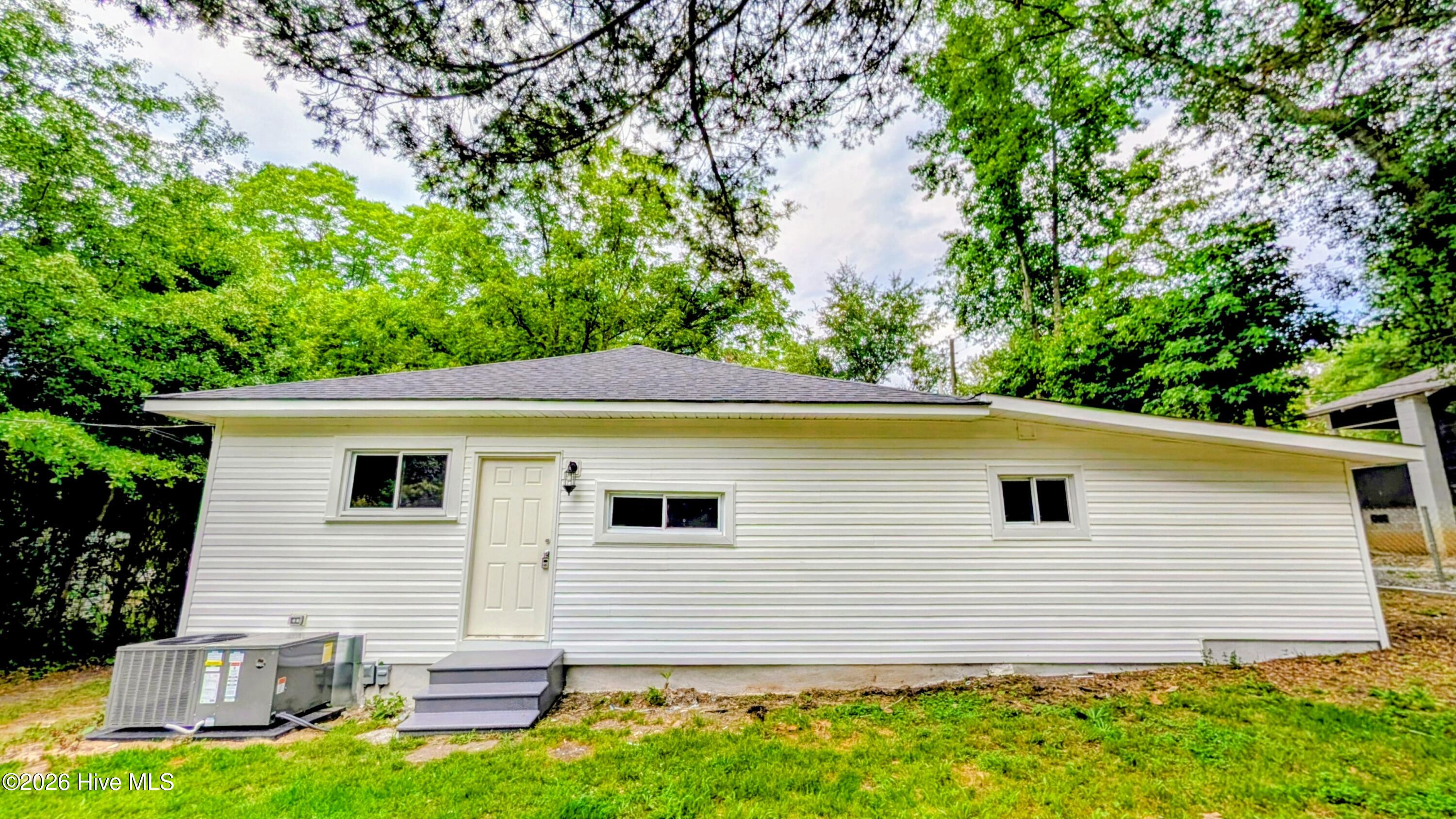 128 Dawkins Street Rockingham, NC 28379 - Photo 11 of 15