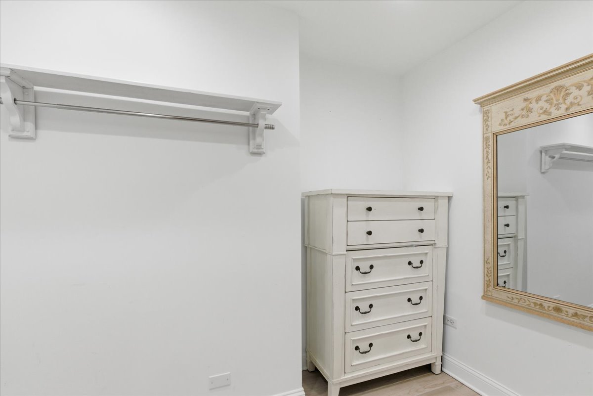 39 Mockingbird Lane Oak Brook, IL 60523 - Photo 33 of 57