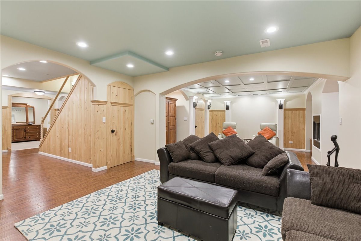 39 Mockingbird Lane Oak Brook, IL 60523 - Photo 43 of 57 a living room with furniture and wooden floor