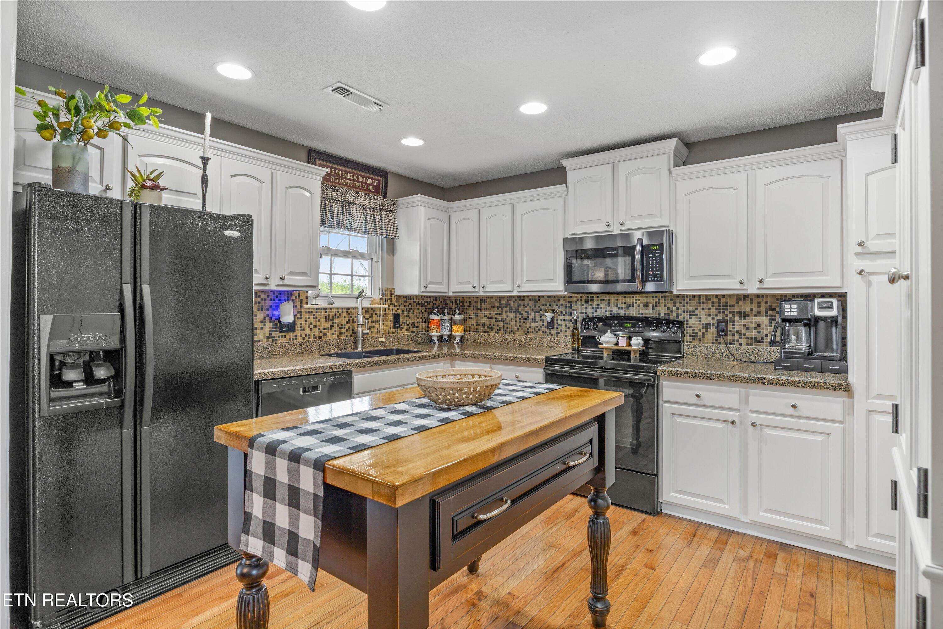 7752 Cranley Road Powell, TN 37849 - Photo 13 of 34 13-7752 Cranley Rd16