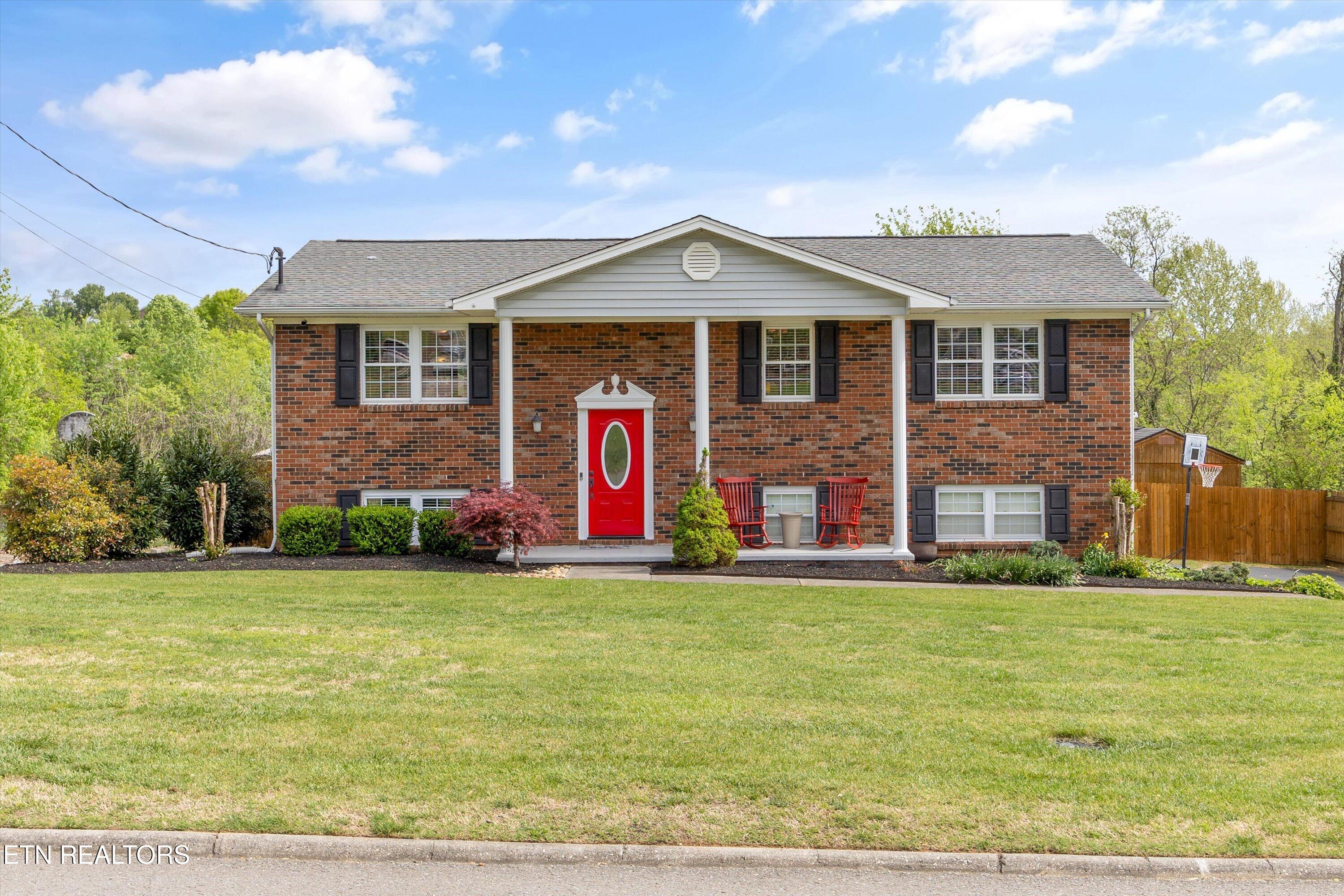 7752 Cranley Road Powell, TN 37849 - Photo 2 of 34 02-7752 Cranley Rd46