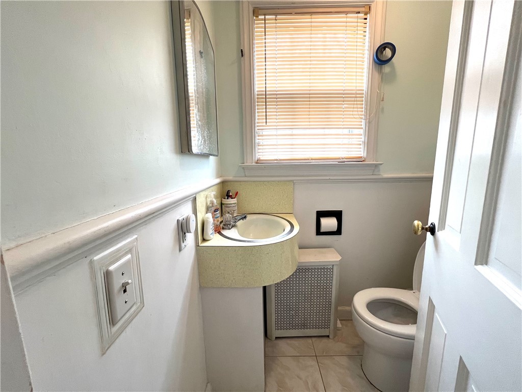 25 Fairfield Road Cranston, RI 02910 - Photo 16 of 27 Gallery Image 16