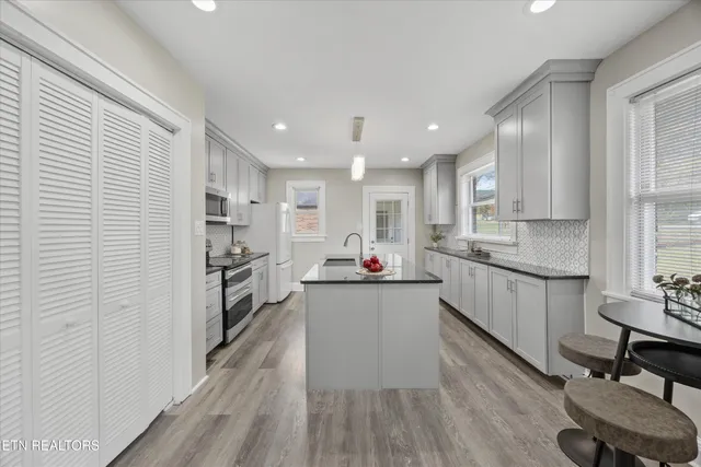 $525,000 | 1708 Cedar Lane, Knoxville, TN 37918