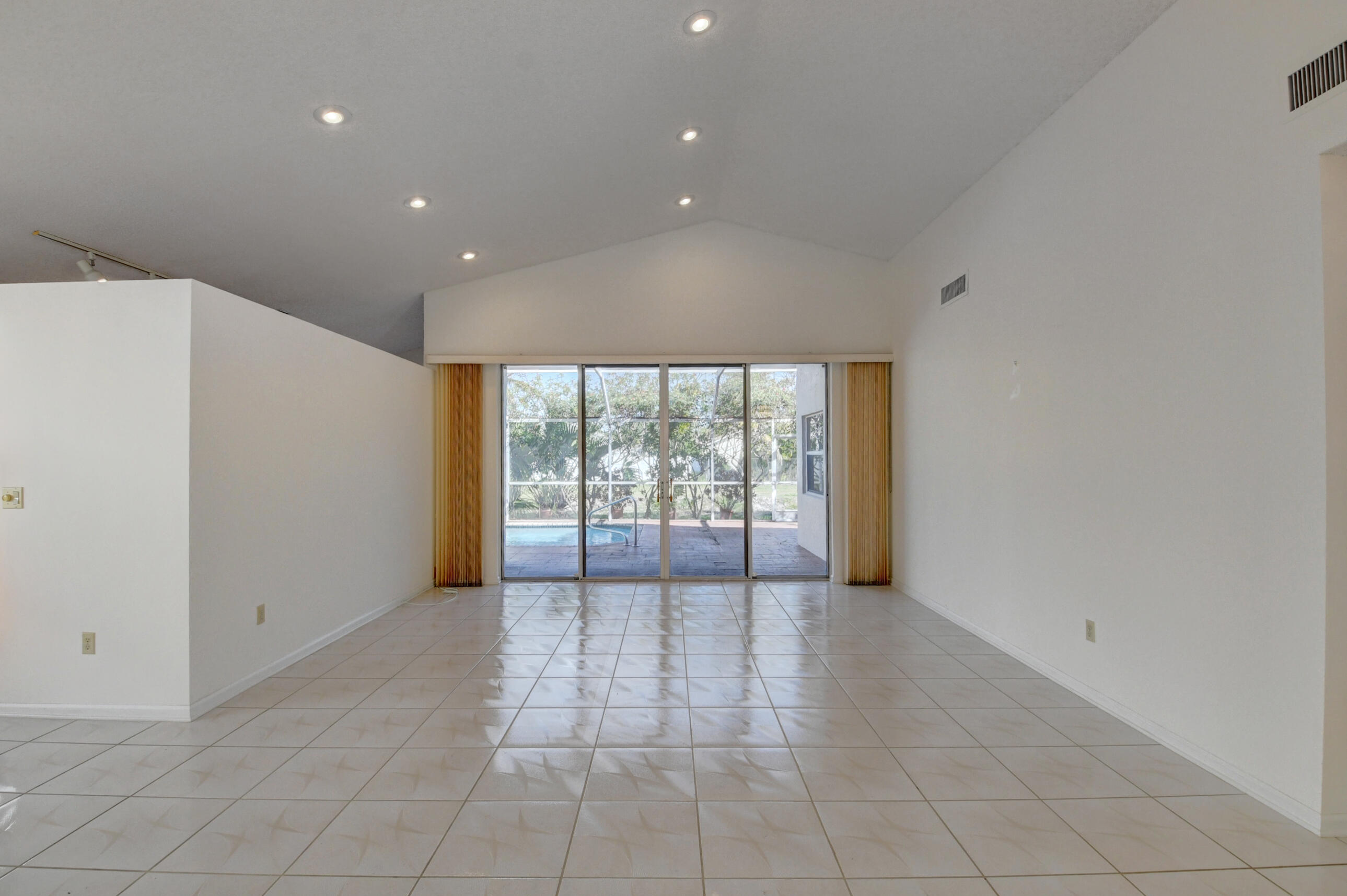 7252 Via Palomar Boca Raton, FL 33433 - Photo 8 of 67 DSC_9834_5_6_7_8