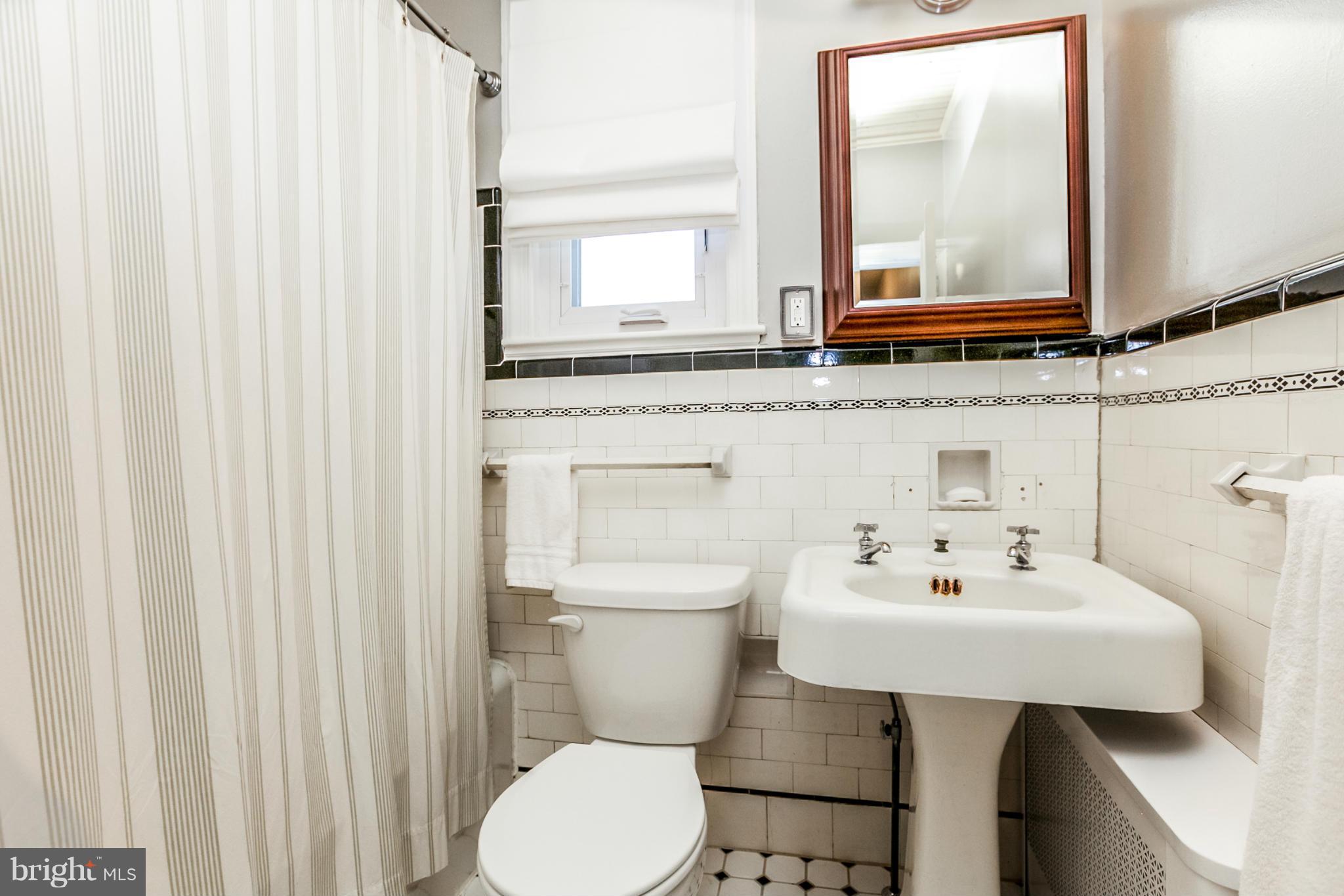 3632 Yolando Road Baltimore, MD 21218 - Photo 2 of 28 Bath