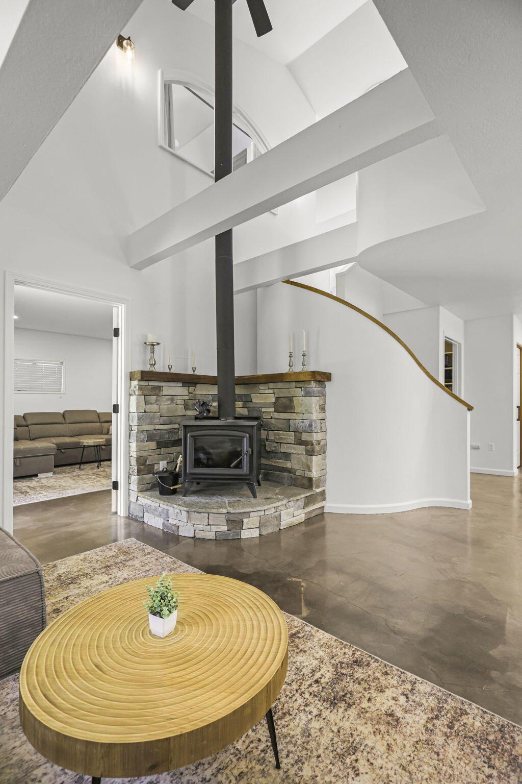 15745 Montgomery Ranch Road Redding, CA 96001 - Photo 6 of 60 Living Room