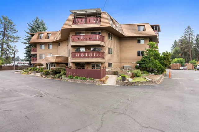 $299,000 | 9020 North Country Homes Boulevard, Unit 6, Spokane, WA 99218