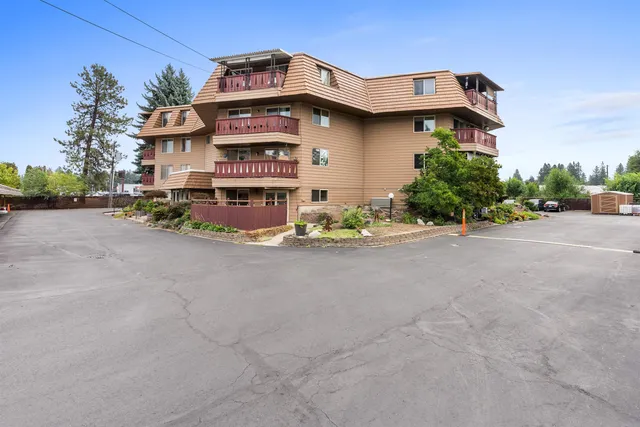 $299,000 | 9020 North Country Homes Boulevard, Unit 6, Spokane, WA 99218