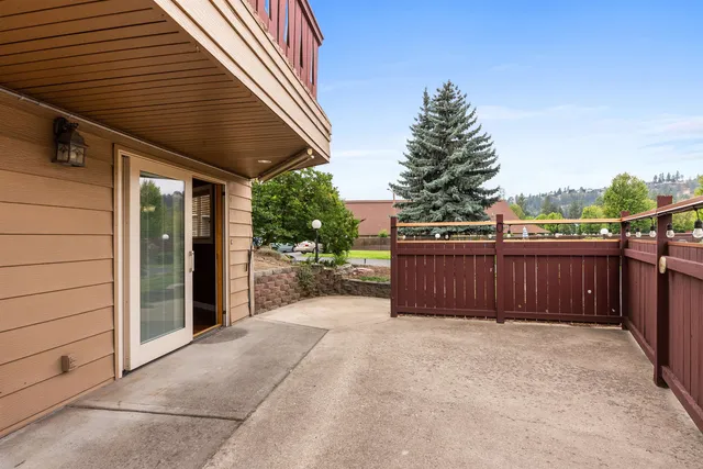 $299,000 | 9020 North Country Homes Boulevard, Unit 6, Spokane, WA 99218