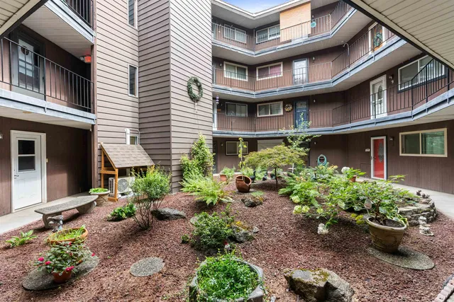 $299,000 | 9020 North Country Homes Boulevard, Unit 6, Spokane, WA 99218