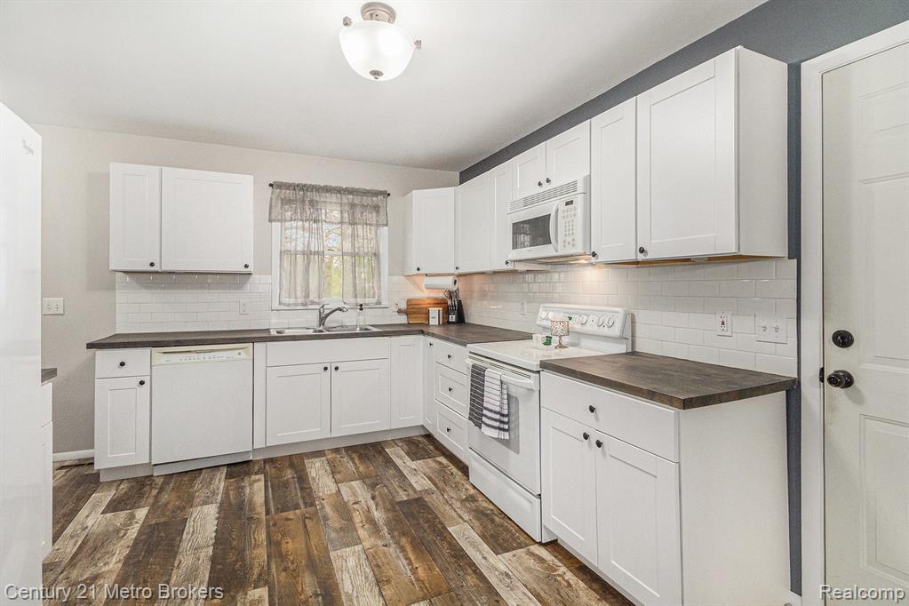 3090 North Belsay Road Flint, MI 48506 - Photo 12 of 28 Gallery Image 12
