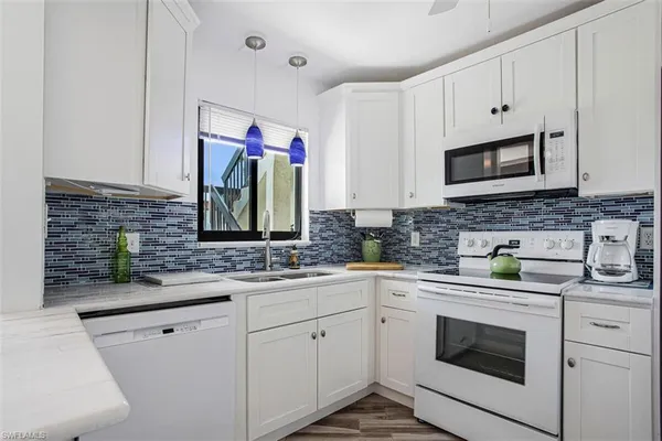 $184,999 | 4257 27th Court Southwest, Unit 102, Naples, FL 34116