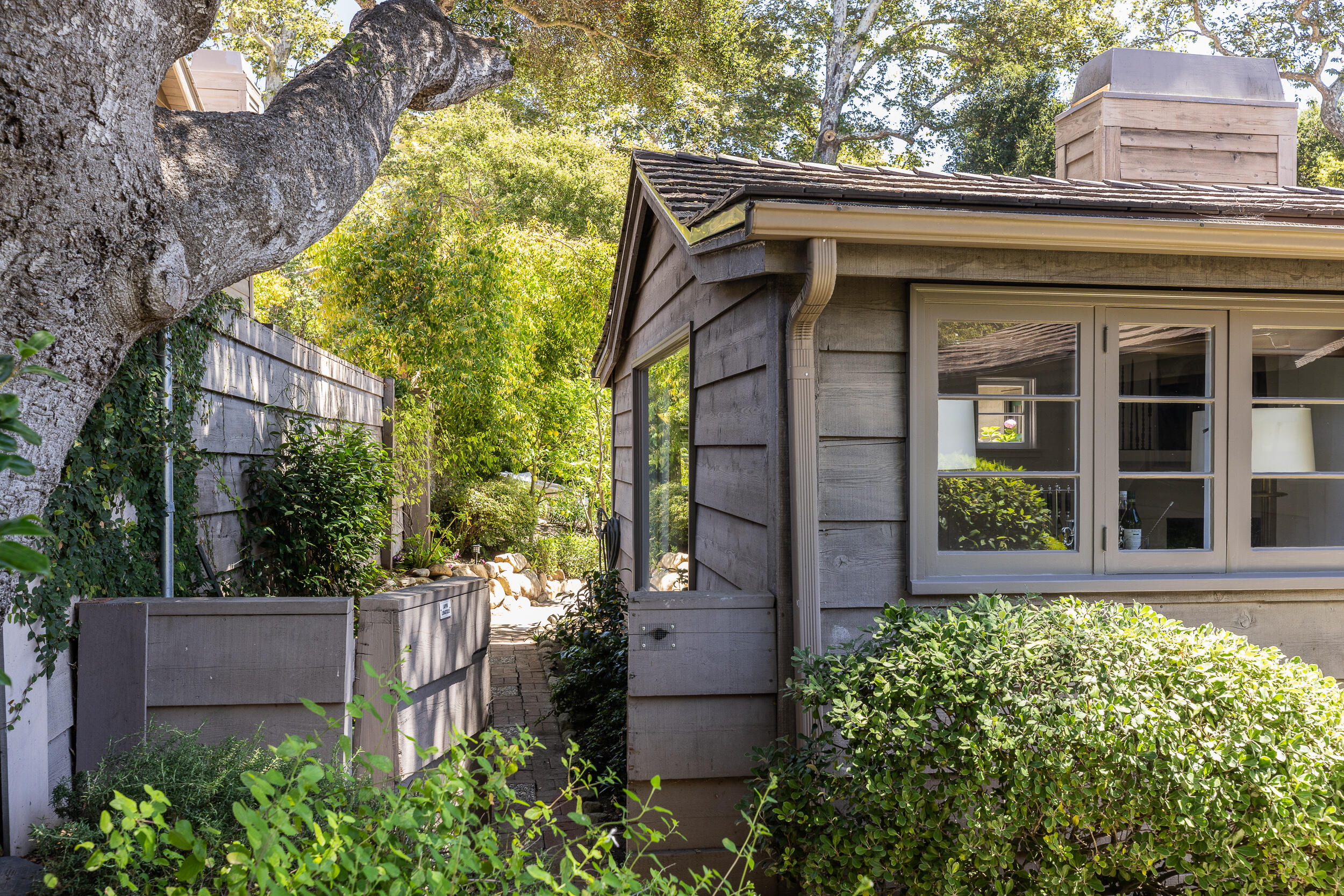 1515 East Valley Road, Unit C Santa Barbara, CA 93108 - Photo 22 of 22 front view of a house