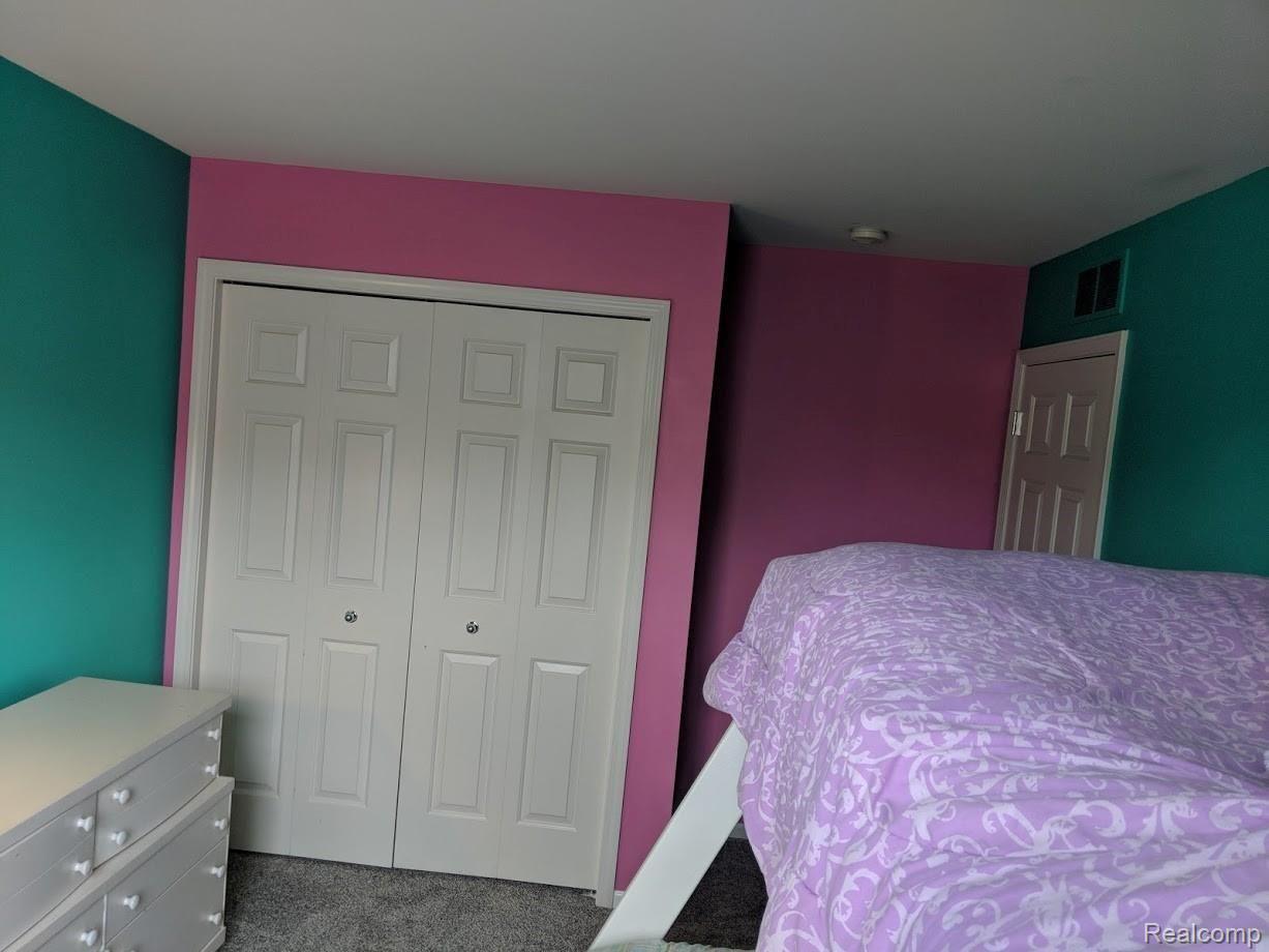 911 Deer Valley Road Holly, MI 48442 - Photo 22 of 36 girls bed.jpg