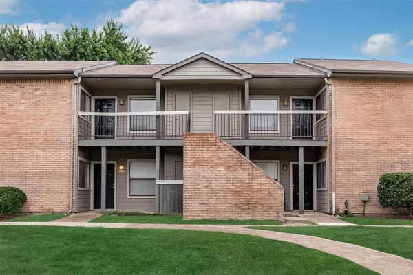 $699 | 305 West Baker Road, Unit 2002, Baytown, TX 77521