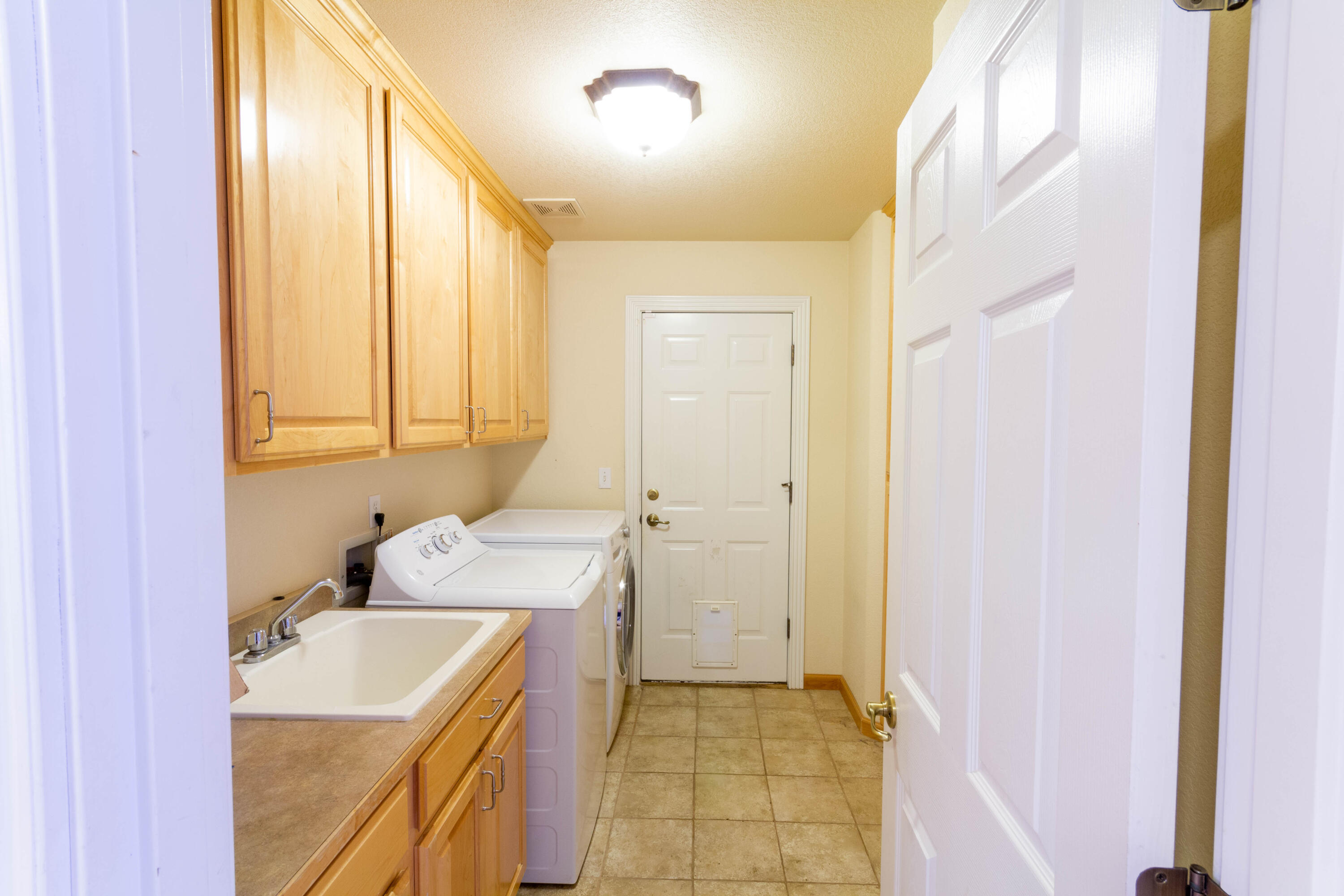 920 Ridgeview Drive Eagle Point, OR 97524 - Photo 14 of 20 15