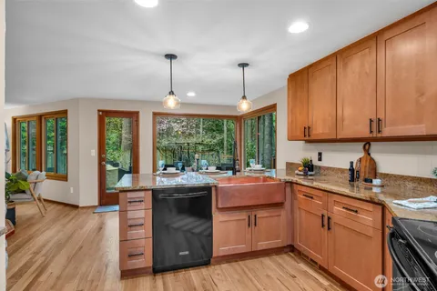$1,450,000 | 24310 Southeast 34th Place, Sammamish, WA 98029