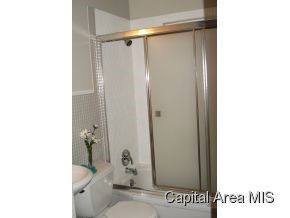 2125 East Pickett Street Springfield, IL 62703 - Photo 10 of 11 Gallery Image 10