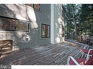 30 Kings Grant Road Hockessin, DE 19707 - Photo 33 of 38 Spacious Deck